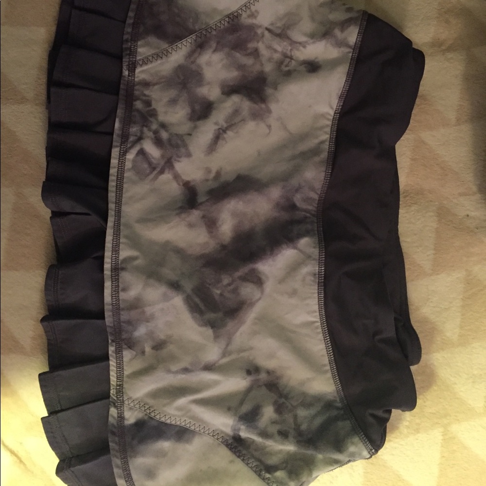 Lulu lemon skirt